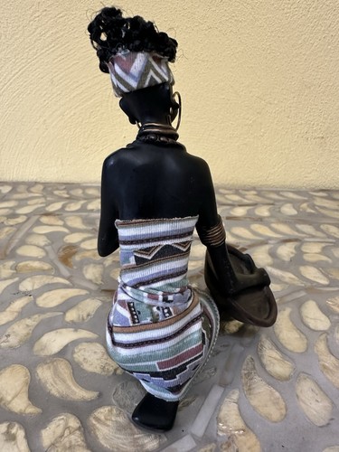 Angola Afrika schwarzafrikanische Frau Figur 5-1/2" groß hält eine Schüssel/Tablett - Bild 4 von 10
