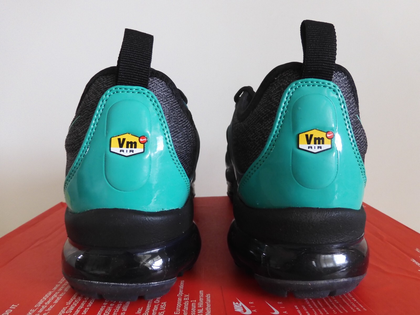 vapormax plus eagles