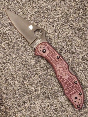 Spyderco Delica 4 Lightweight Lockback Burgundy FRN Handles Black MicroMelt PD#1