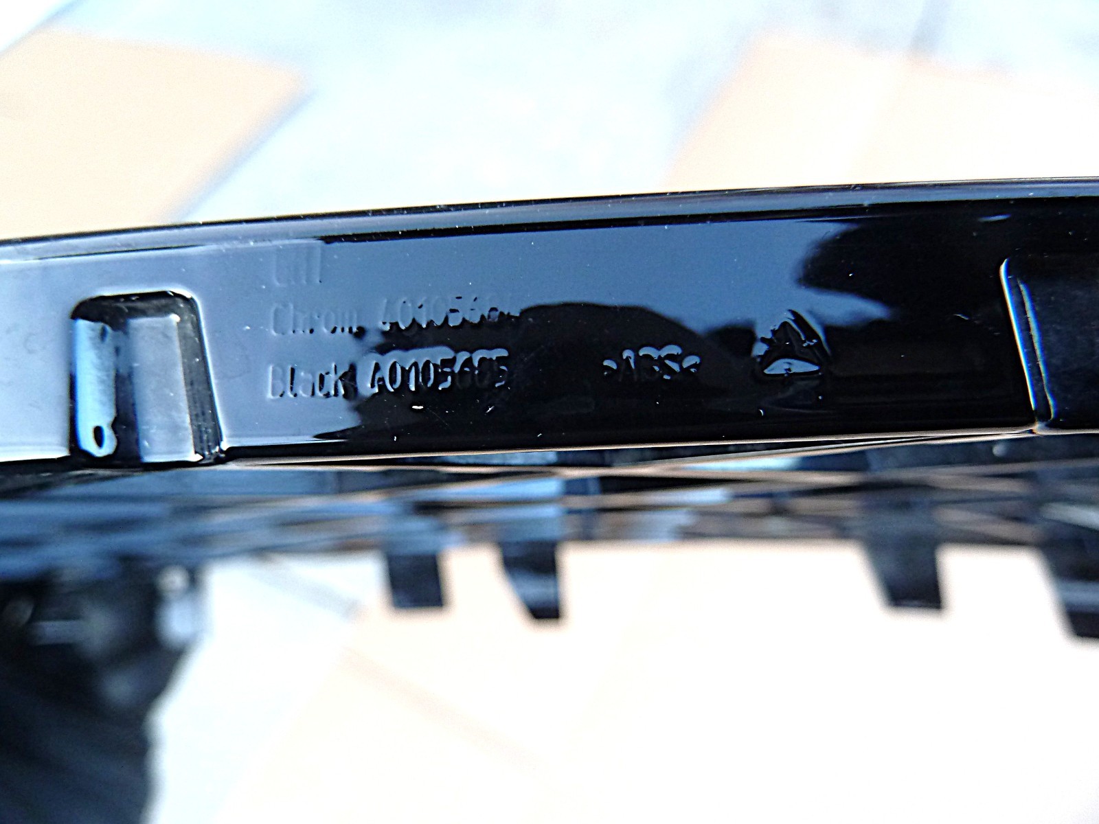 BENTLEY BENTAYGA 2024-2026 DRIVER FRONT BUMPER LEFT AIR GUIDE GRILLE BLACK OEM