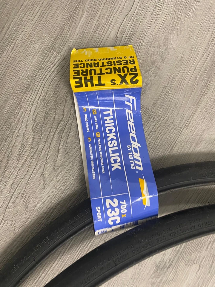 LOTE DE 2 neumáticos deportivos Freedom ThickSlick 700 x 23c Foto 2 de 3