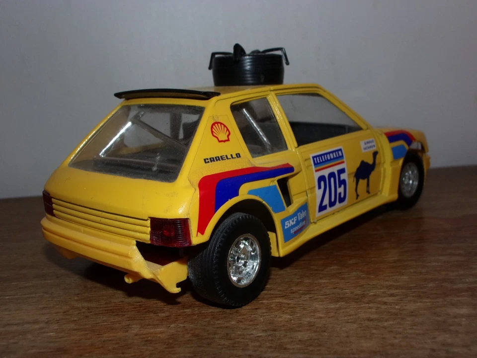 1:25 Burago Peugeot 205 Turbo Vatanen Giroux Dakar Rally Rallye voiture no 1/24 - Photo 2/4