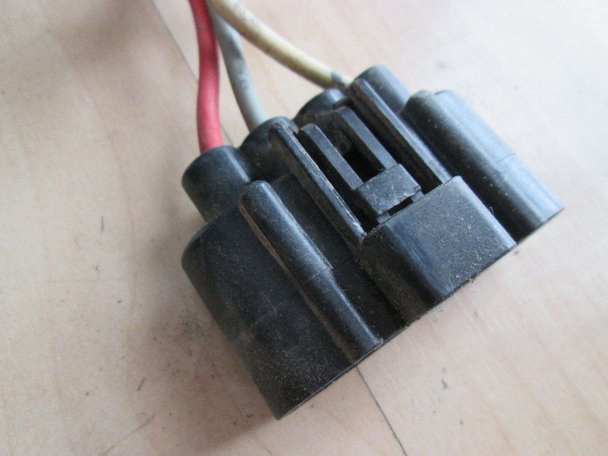 ガーラファイター　480 2019 Freightliner Cascadia 4-Pin Connector for A66-01883-002 CLDS