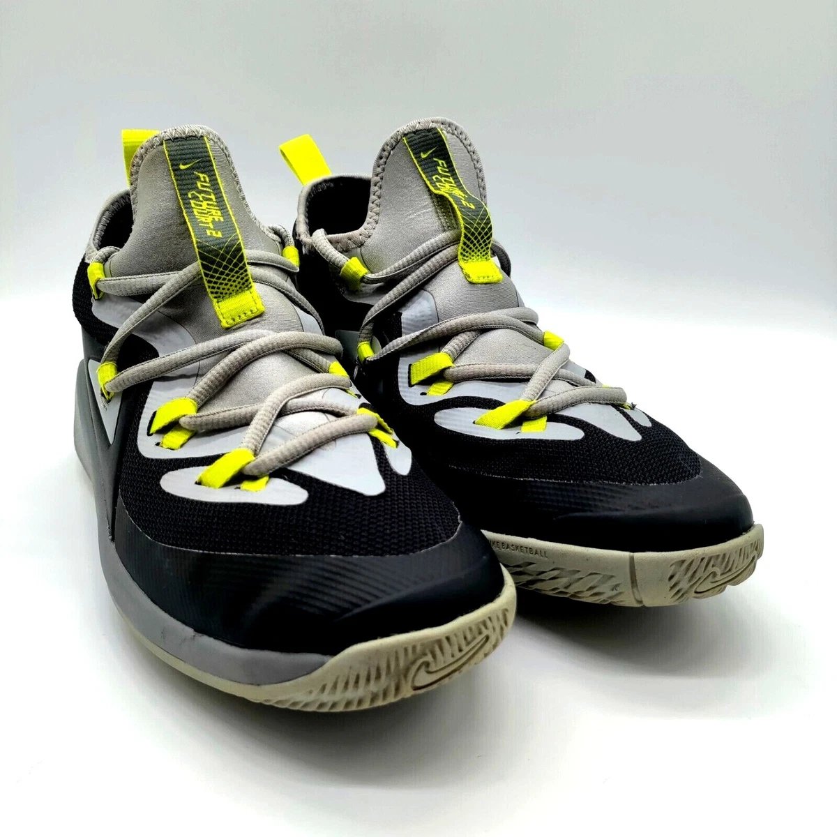 Boys basketball top shoes size 6