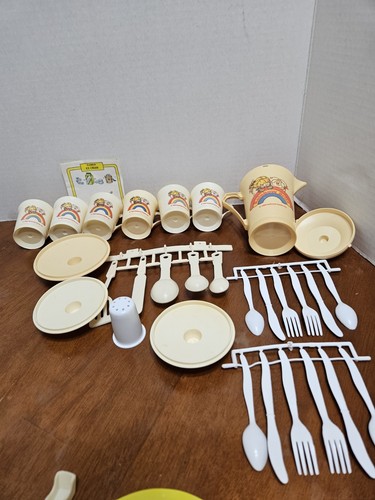 Rare Vintage Lot Hallmark Rainbow Brite Kitchen Play Tin Pots & Pans Dishes - Picture 6 of 10