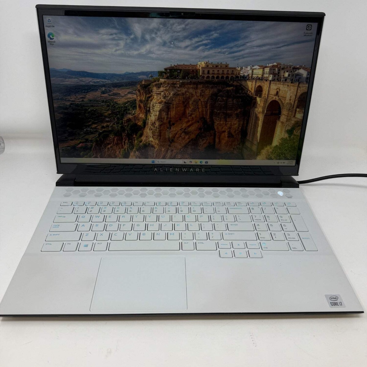 Alienware M17 R4 i7-10870H 16GB RAM 1TB SSD GeForce