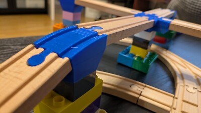 Holzeisenbahn Gleisbrückenbauer Set, Brio (+IKEA Lillabo) auf Duplo Adapter
