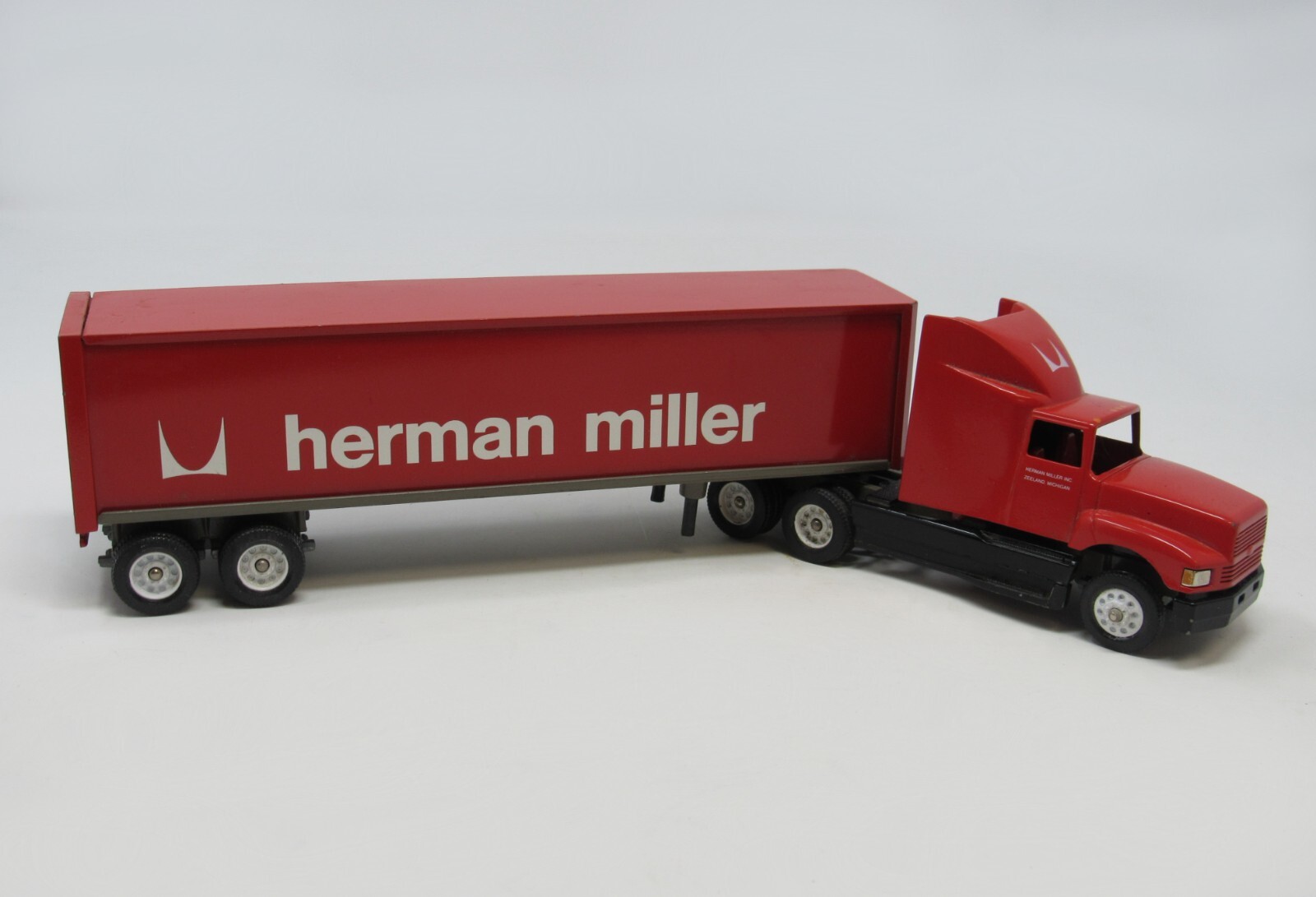コレクション Herman Miller Truck Vintage Herman Miller 1/64 Truck - PLYPOOL