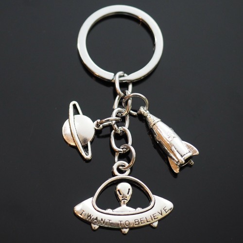 2pcs Lot Space Alien Saucer Believe Rocket Spaceship Planet Saturn Keychain Gift - Picture 3 of 13