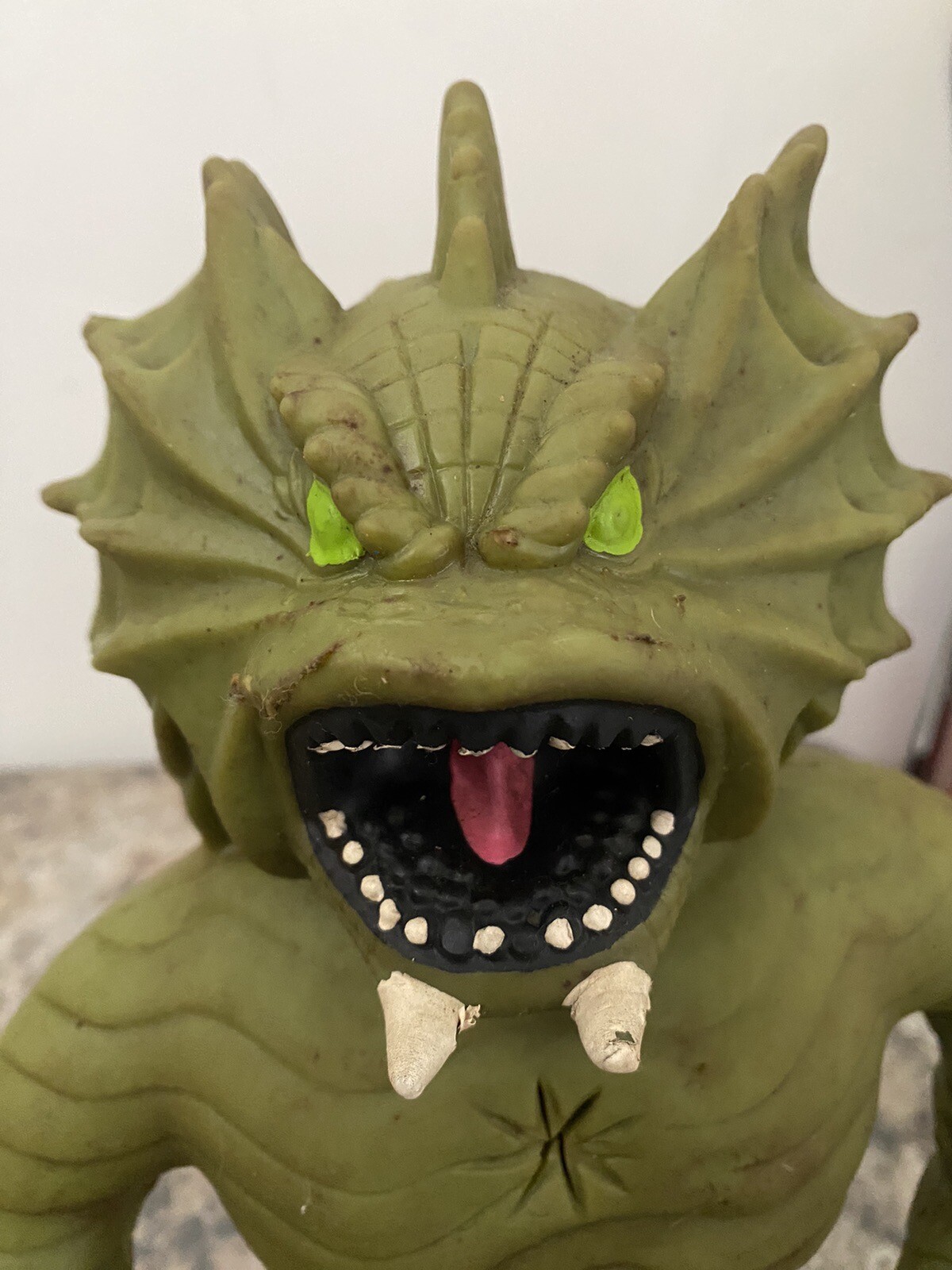 Manley Toy Quest Electronic STRETCH SCREAMERS Swamp Creature 12" Figure