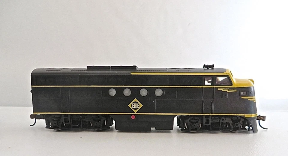 HO Bachmann 60135 ERIE FT Powered Diesel with DCC Brand New - Image 4 of 4