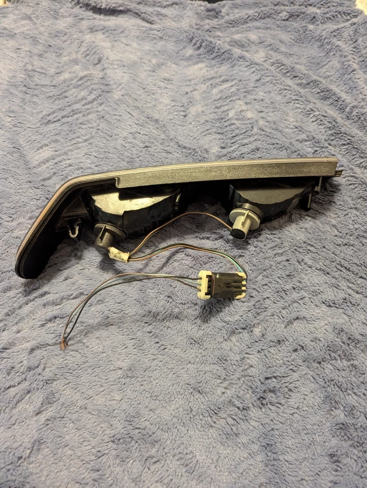 OEM GM Left/Driver Side Turn Signal Light 04-12 Colorado Canyon 15851204 - Image 4 of 4