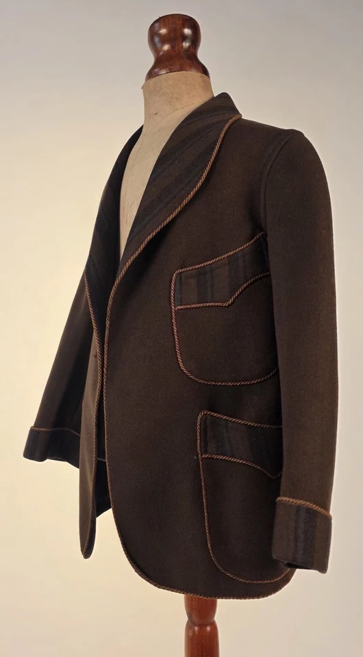 维多利亚儿童羊毛夹克带条纹饰边 + 匹配纽扣上衣 — 第 3/4 张图片