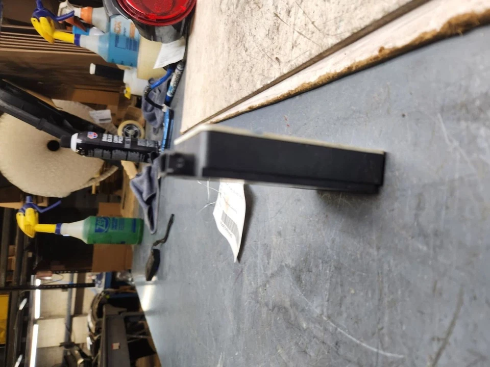 Sensor de punto ciego trasero Mercedes Clase S W222 usado OEM Foto 4 de 4