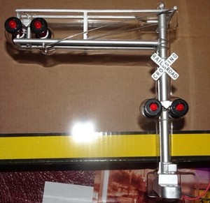 MTH RAILKING OPERATING CROSSING FLASHER HIGHWAY RAILROAD BLINKER SIGNAL 30-11006
