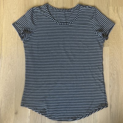 EUC* Lululemon Size 2 Love Crew T-Shirt Tee Shirt Short Sleeve Black/White