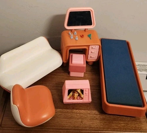 1977 Barbie Dream House Replacement Bedroom, Living Room Furniture, Accessories