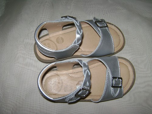 STRIDE RITE NAOMI TODDLER GIRLS SHOES SANDALS size 8.5 M SILVER GREY CUTE - Picture 3 of 5