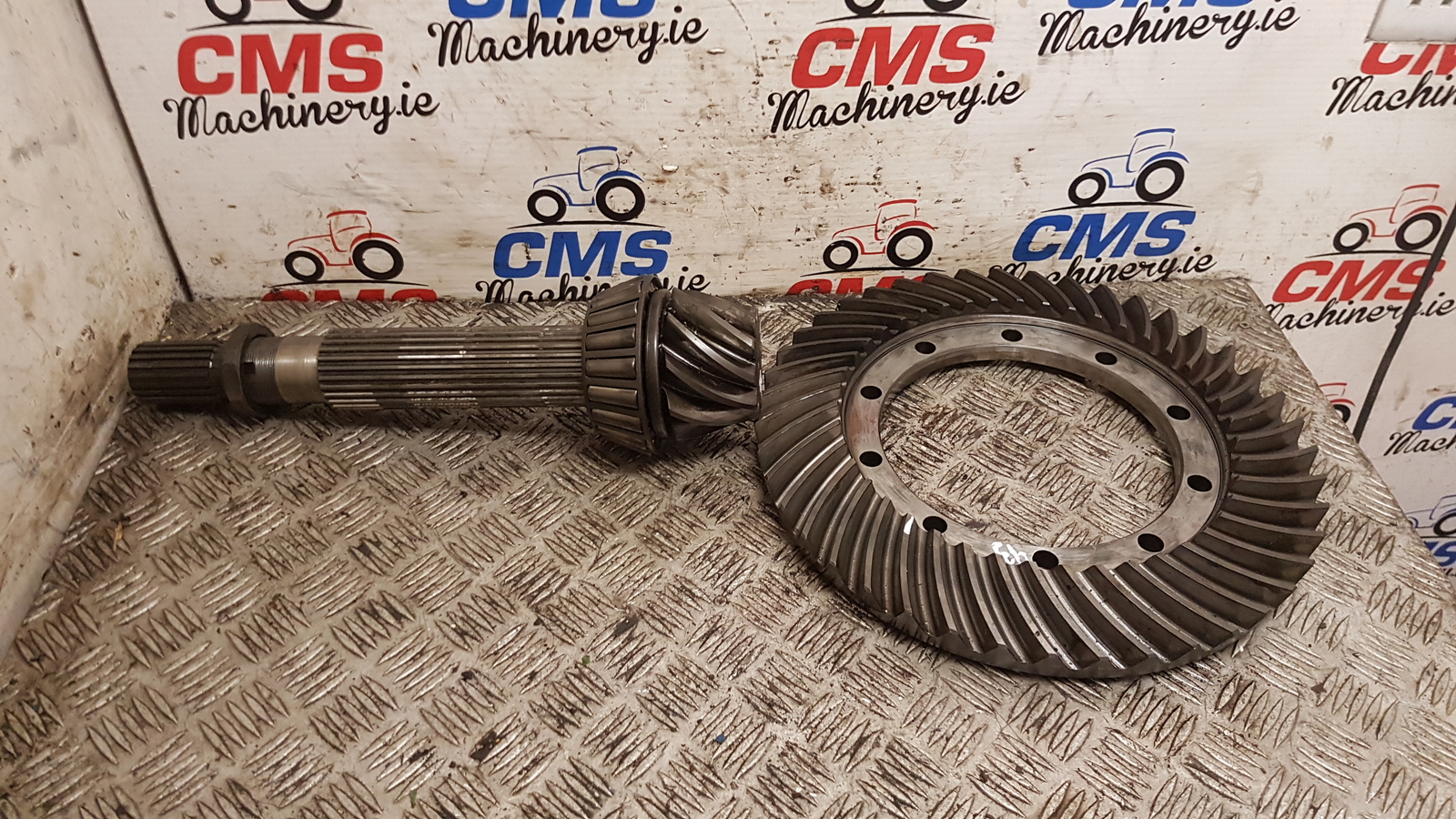 New Holland Fiat TM 130 Rear Axle Bevel Gear 10/43 5162572