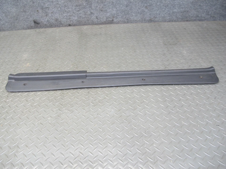 91-99 MITSUBISHI 3000GT JUEGO DE 2 PUERTAS PLACA DE ALFÉIZAR MOLDURA PANEL CUBIERTA OEM Foto 3 de 4