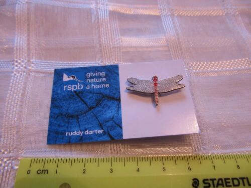 RSPB GNAH Ruddy Darter pin badge (# 294) - Foto 1 di 2