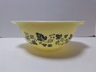 Vtg Pyrex Gooseberry Cinderella 442 Mixing Bowl 1.5 Qt Yellow Black Nesting