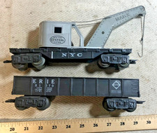 Marx New York Central gray/black 8 wheel Crane + Erie gondola- F trucks, TAP (C)