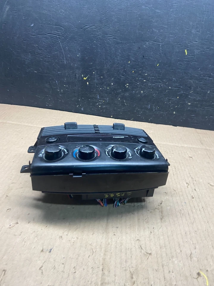 2004-2005 Toyota Sienna A/C Climate Heater Temperature Control Air Vent q0788 DG - Image 4 of 4