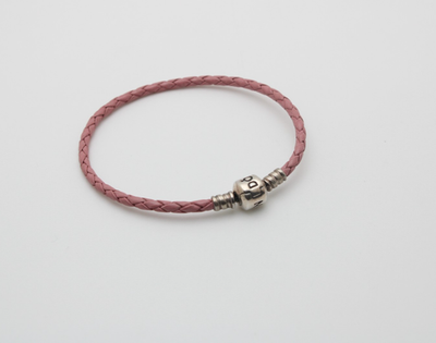 良品◎PANDORA ブレスレット ピンク A0300422 Pandora 925 Sterling Silver Moments Pink Leather Braided Bracelet