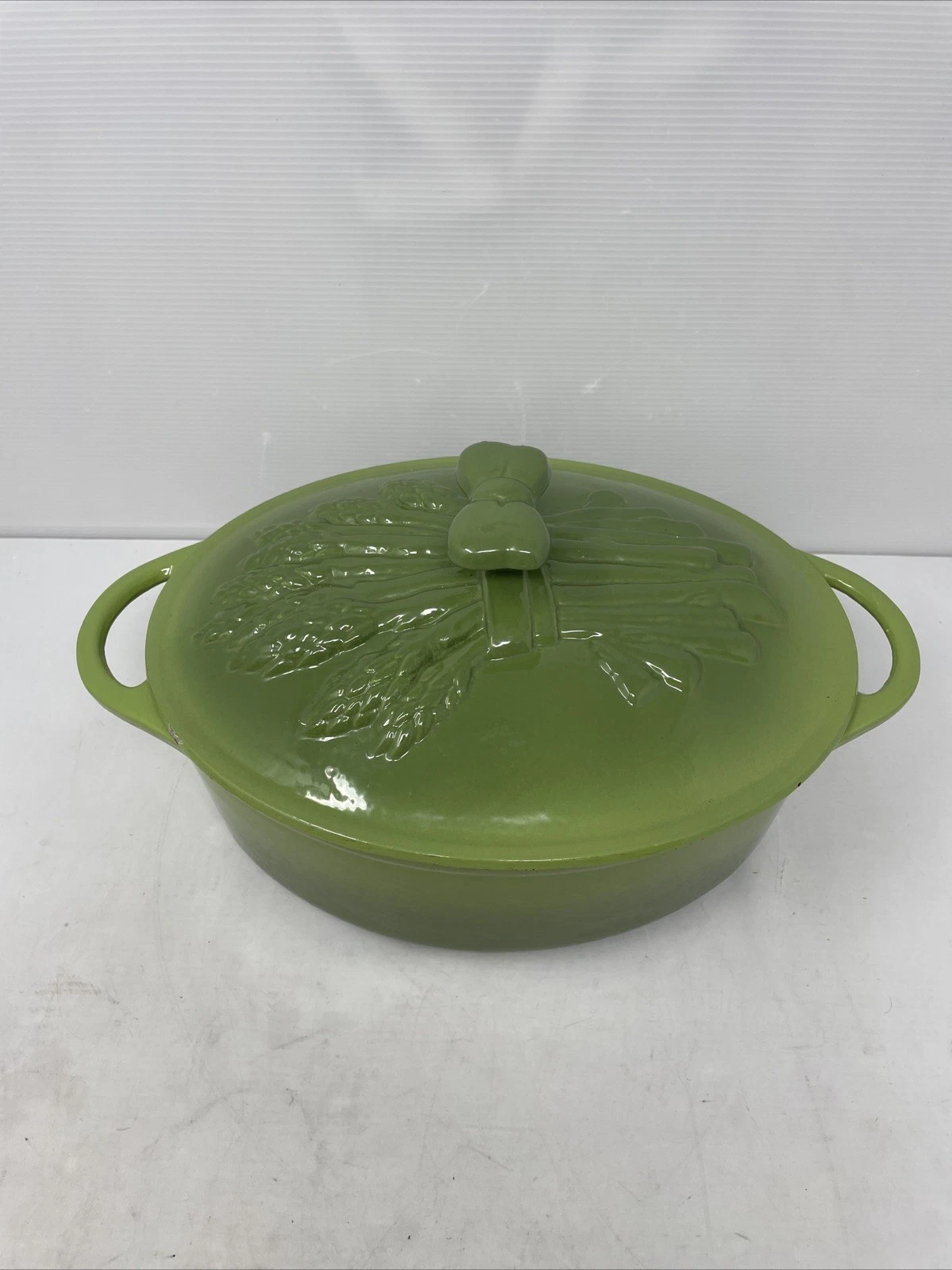TECHNIQUE Large Enameled Cast Iron Oval Dutch Oven Green with Asparagus Design
