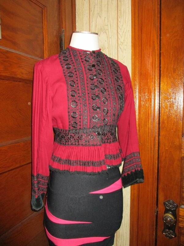 Authentic GOTHIC Victorian LACE VELVET Crop Bodice Red/Black Lined Jacket SM