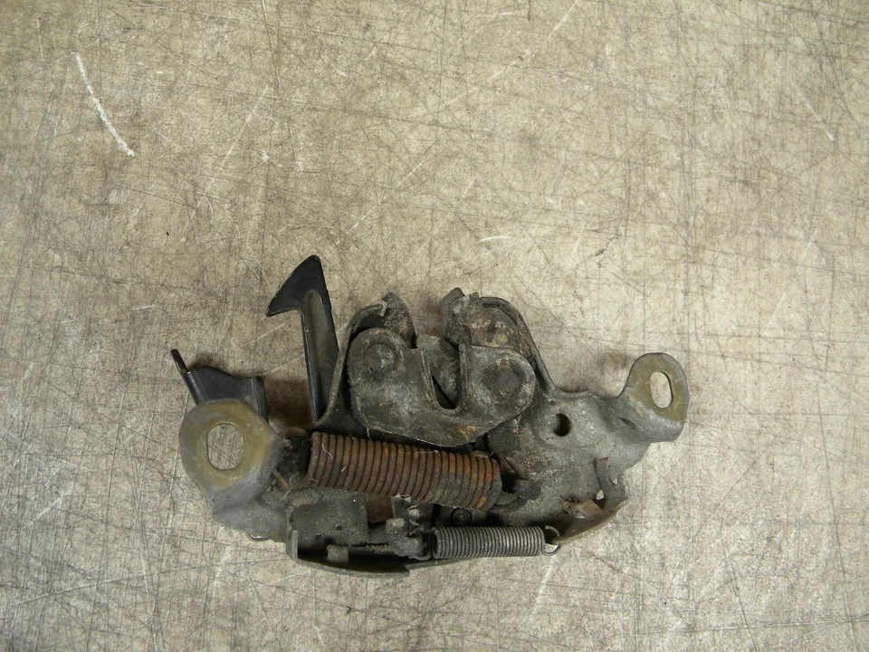 Nissan Altima 1997 capó de fábrica cierre capó Foto 2 de 2