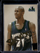 2003-04 Skybox Autographics #25 Kevin Garnett Timberwolves (HOF) NM-MINT