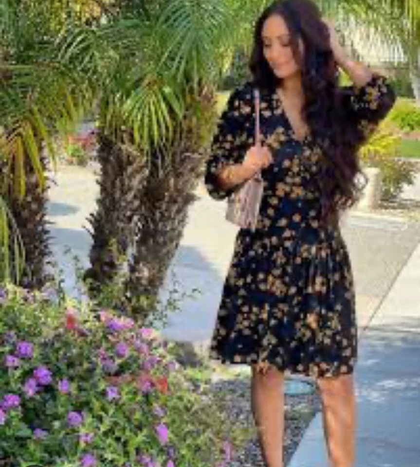 Vestido Corto Cabi Talla XS The Debut Fiesta Floral Negro Envolvente Carrera -N1 Foto 2 de 4