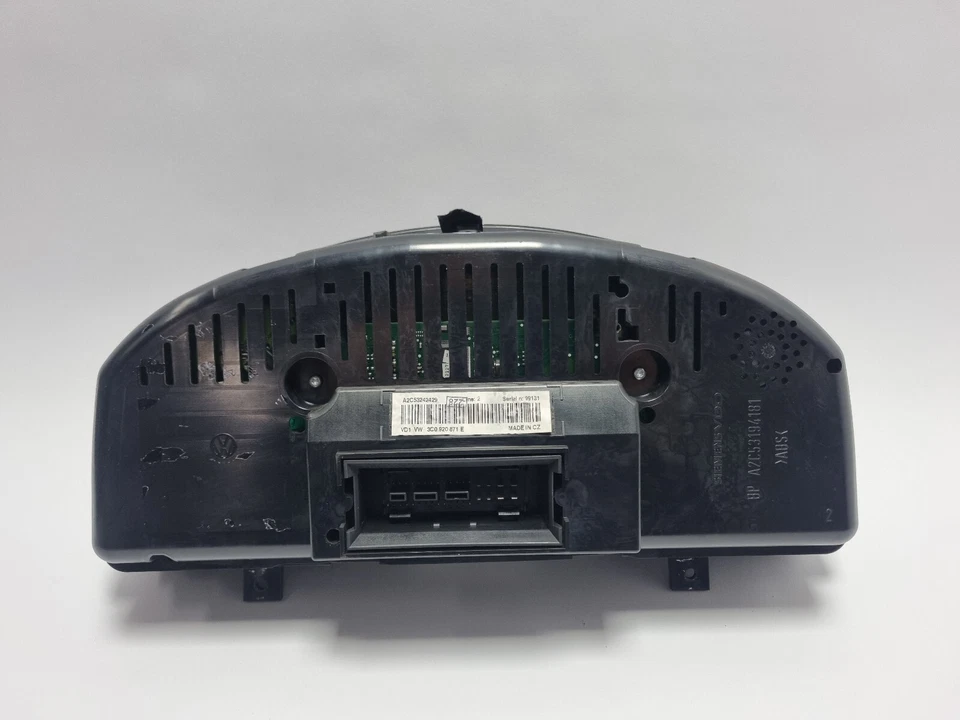 Tachometer VW PASSAT Variant (3C5) 2.0 TDI - 3C0920871E - Bild 3 von 4