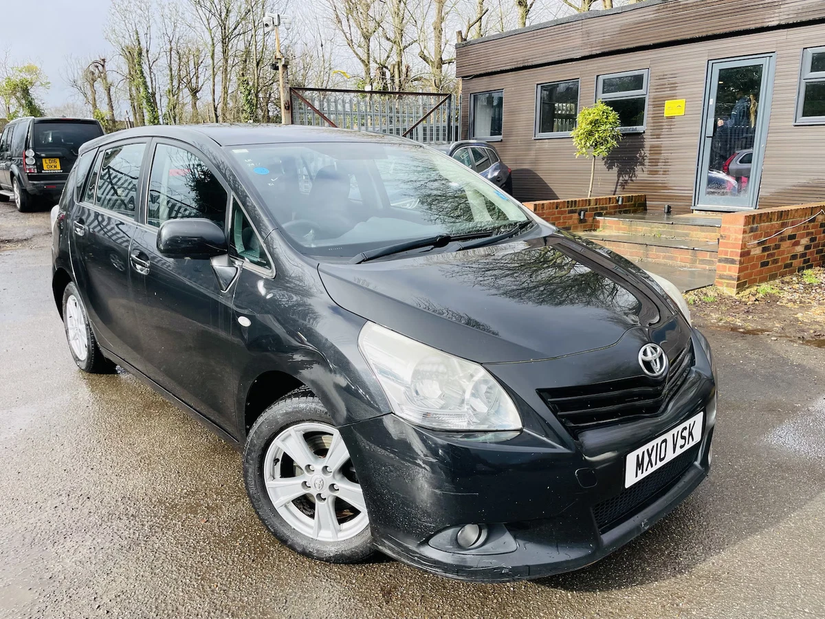 Toyota Verso-S Automaat kopen? Occasions en nieuw