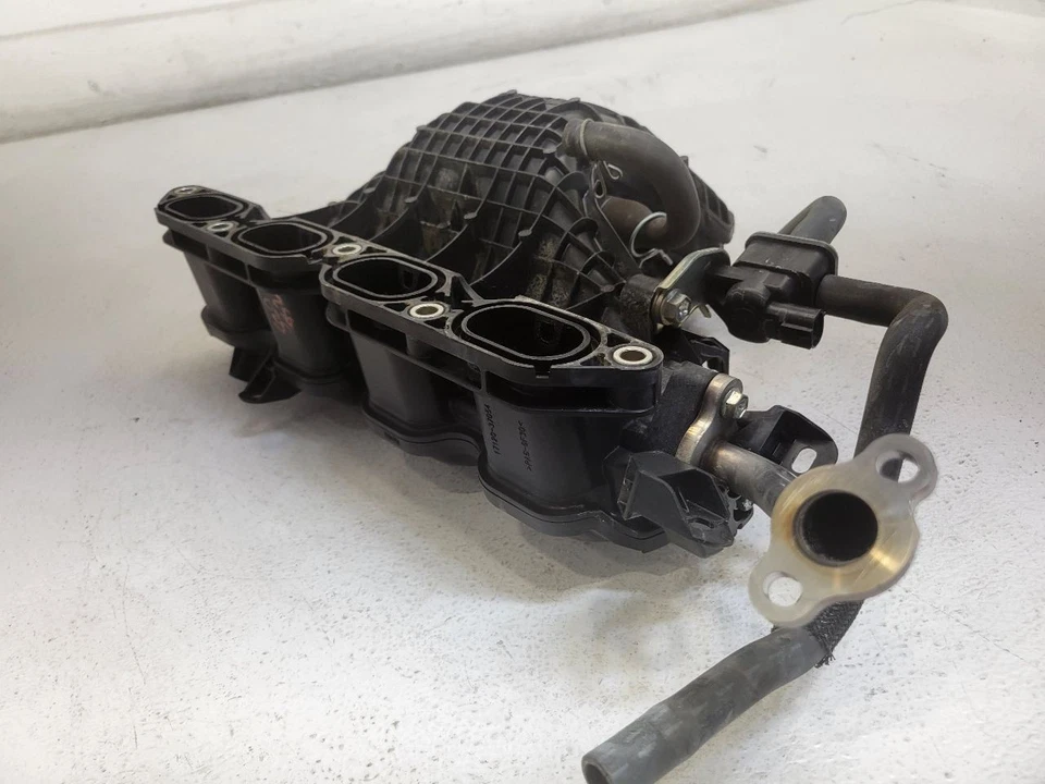 Coletor de admissão 2011-2017 Lexus CT200H 17120-37054 - Imagem 3 de 4