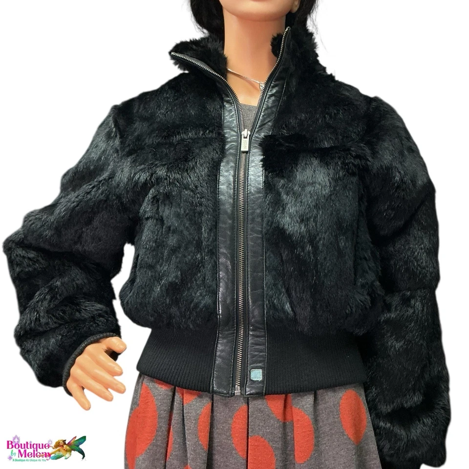 Chaqueta de bombardero Azzure genuina de piel de conejo con ribete negra con cremallera frontal talla M Foto 2 de 4