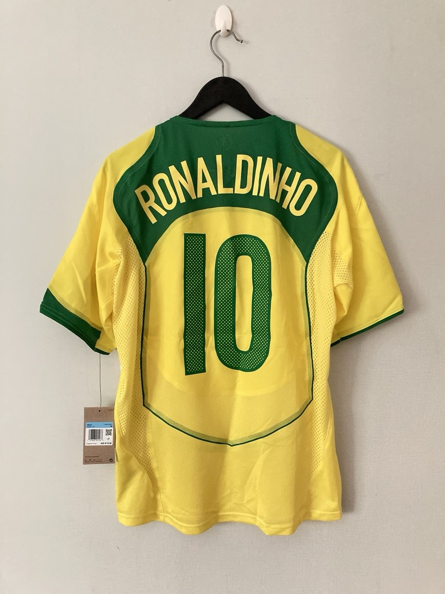 ウェア BRAZIL - 2004 () Apparel Collection. Nike SNKRS