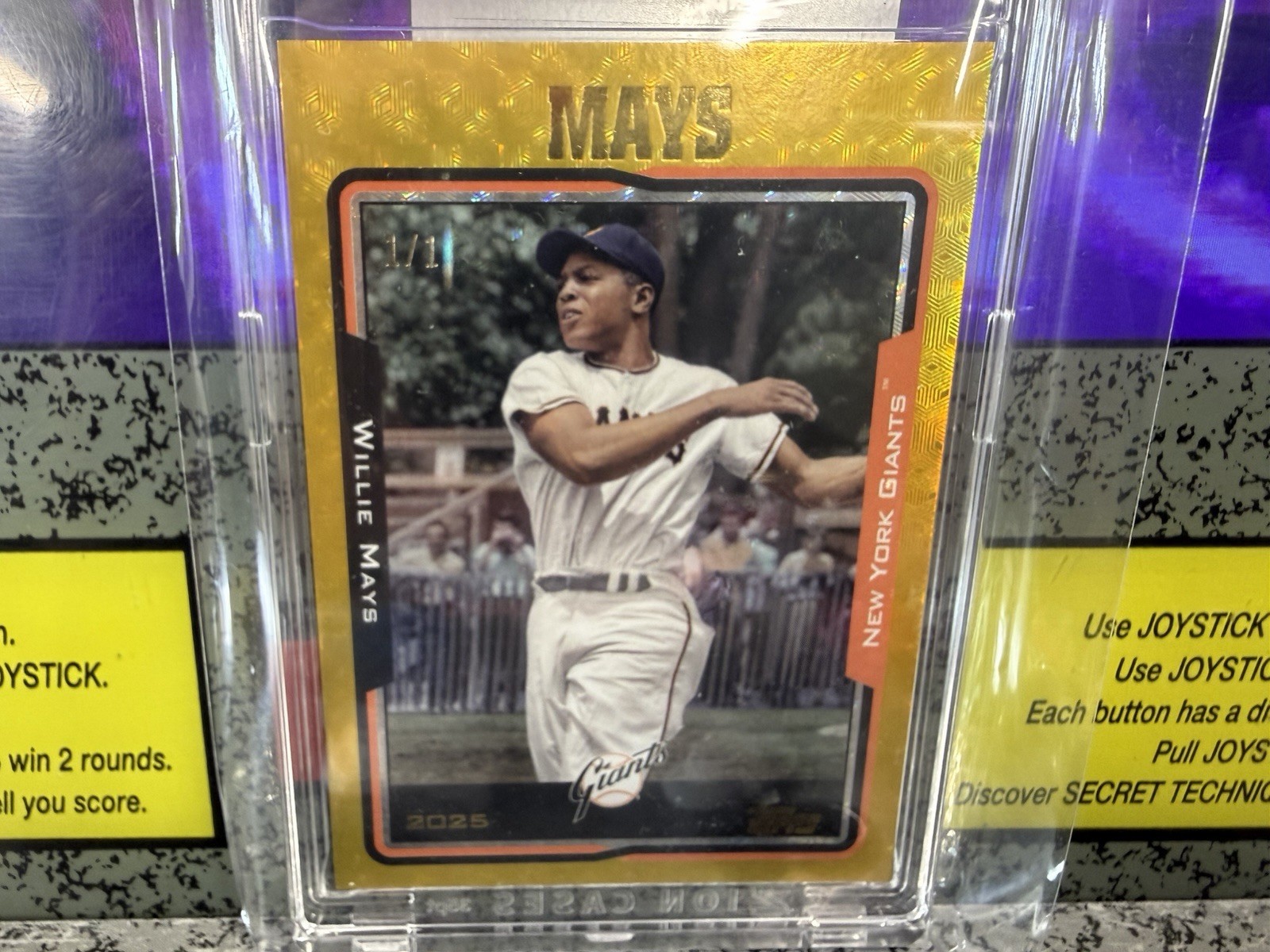 2025 Topps Archives Willie Mays NY SF Giants Gold Foilfractor Superfractor 1/1 view 5