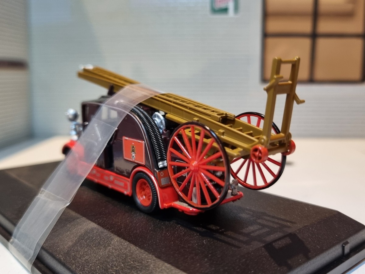 Newcastle City Fire Brigade Engine 1:76 OO Scale Leyland Cub