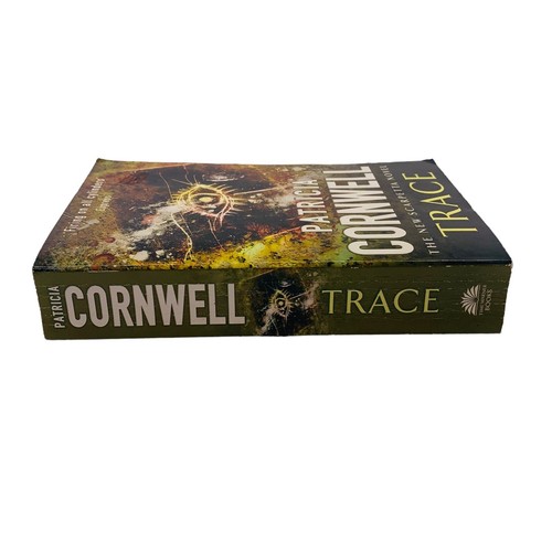 Trace By Patricia Cornwell Small Paperback Book #13 Kay Scarpetta Series - Picture 10 of 13