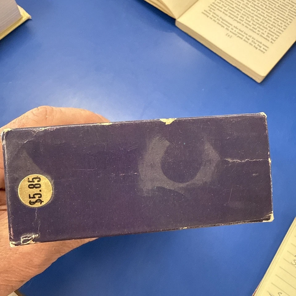 C.S. LEWIS Space Trilogy - 1970s Macmillan Paperback Boxed set Foto 2 de 4