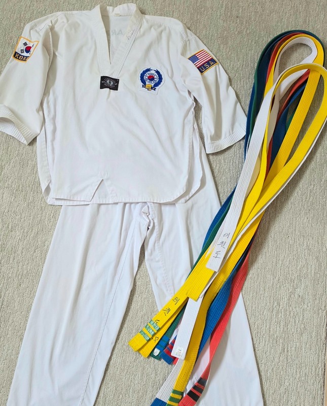 VTG KOREA USA TAEKWONDO uniform suit, 7 belts (L) rare patches-Kim’s Martial Art