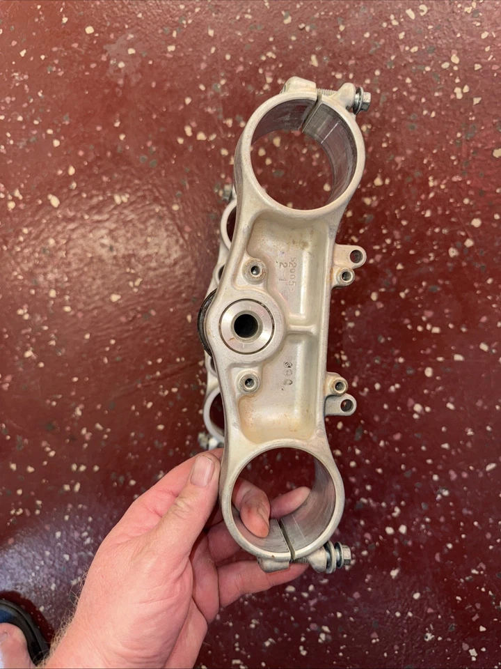 Kawasaki KX250 2010 abrazaderas triples como están Foto 3 de 4