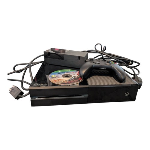 Microsoft Xbox One Konsole 1540 Schwarz 500GB Festplatte mit Spiel & Controller