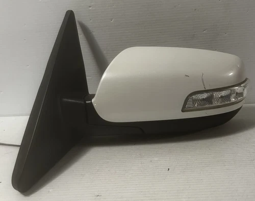 2011 - 2015 Kia Sorento Driver Left LH 7 Wire White Signal Mirror OEM 1247