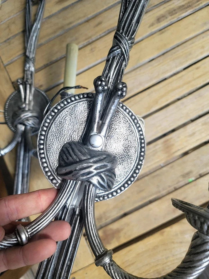 Apliques de pared francés estilo Luis XVI latón macizo cinta nudo borla vintage España Foto 3 de 4