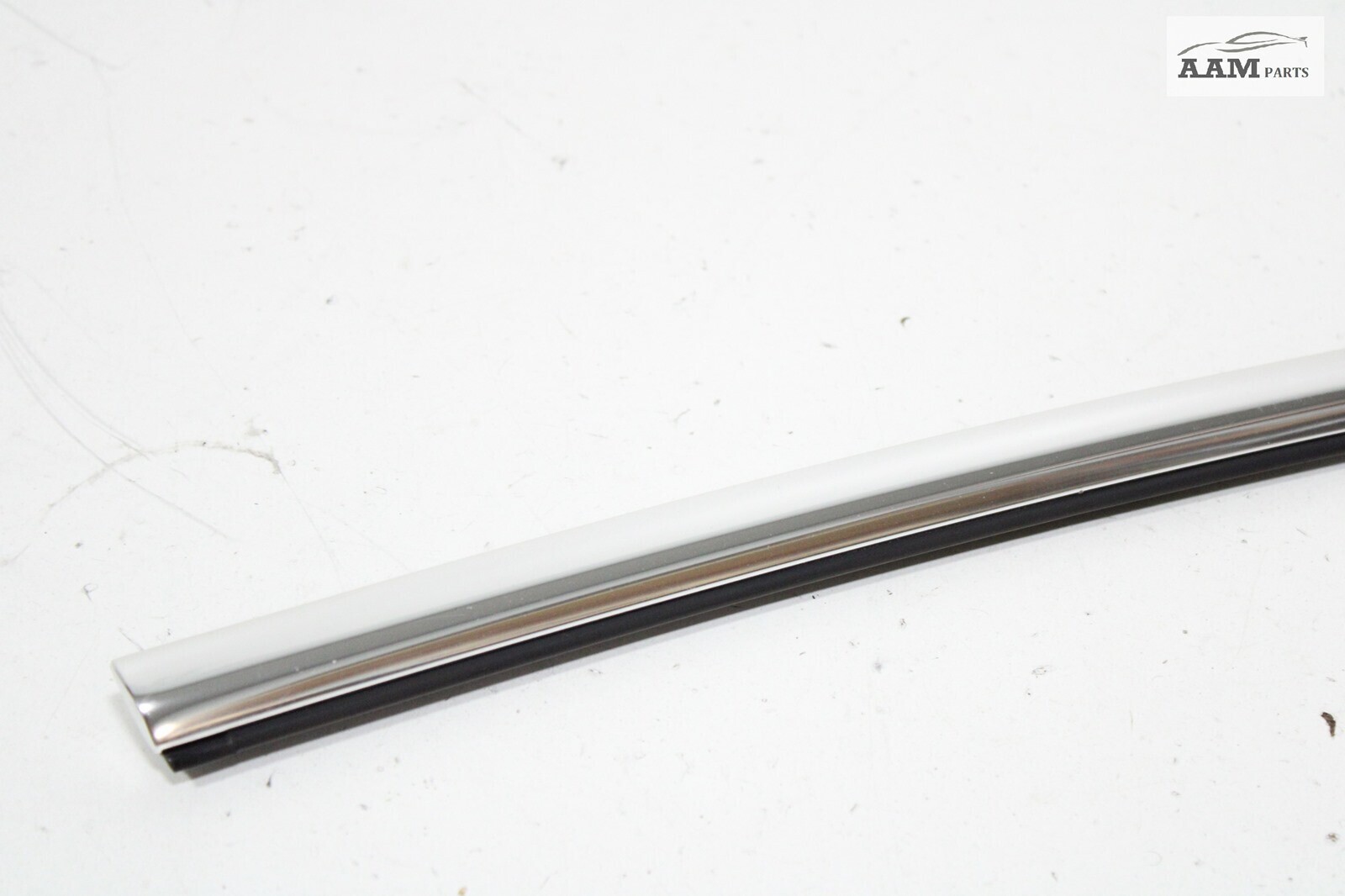 2014-2020 MASERATI GHIBLI M157 REAR LEFT SIDE DOOR WINDOW BELT MOLDING COVER OEM