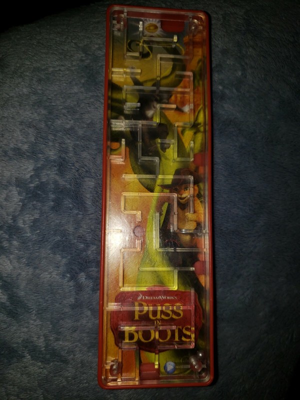 2011 CARL’S JR. KIDS MEAL TOY DREAMWORKS PUSS IN BOOTS Maze